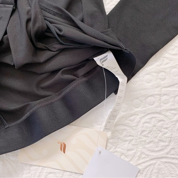 Fabletics Pia Front Twisted Long-Sleeve Top, Black - Picture 4 of 5